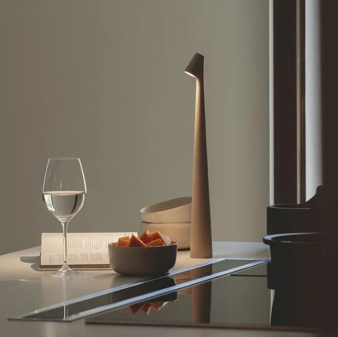 Draagbare tafellamp met instelbare helderheid, compacte verlichting