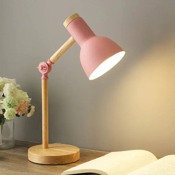 Moderne Nordic bureaulamp met verstelbare zwenkarm, compacte leeslamp