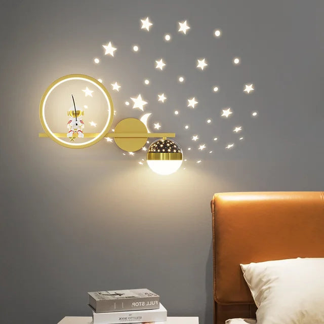 Moderne wandlamp kinderkamer met sterrenlicht