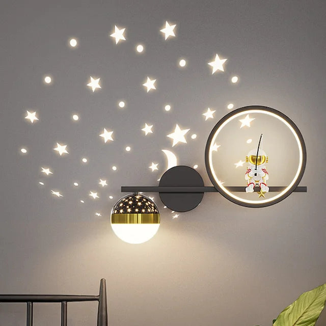 Moderne wandlamp kinderkamer met sterrenlicht