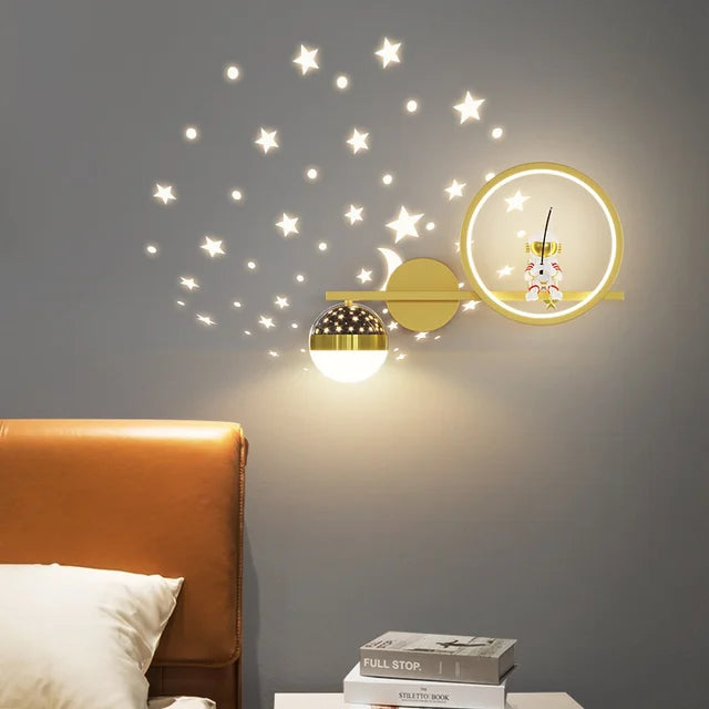 Moderne wandlamp kinderkamer met sterrenlicht
