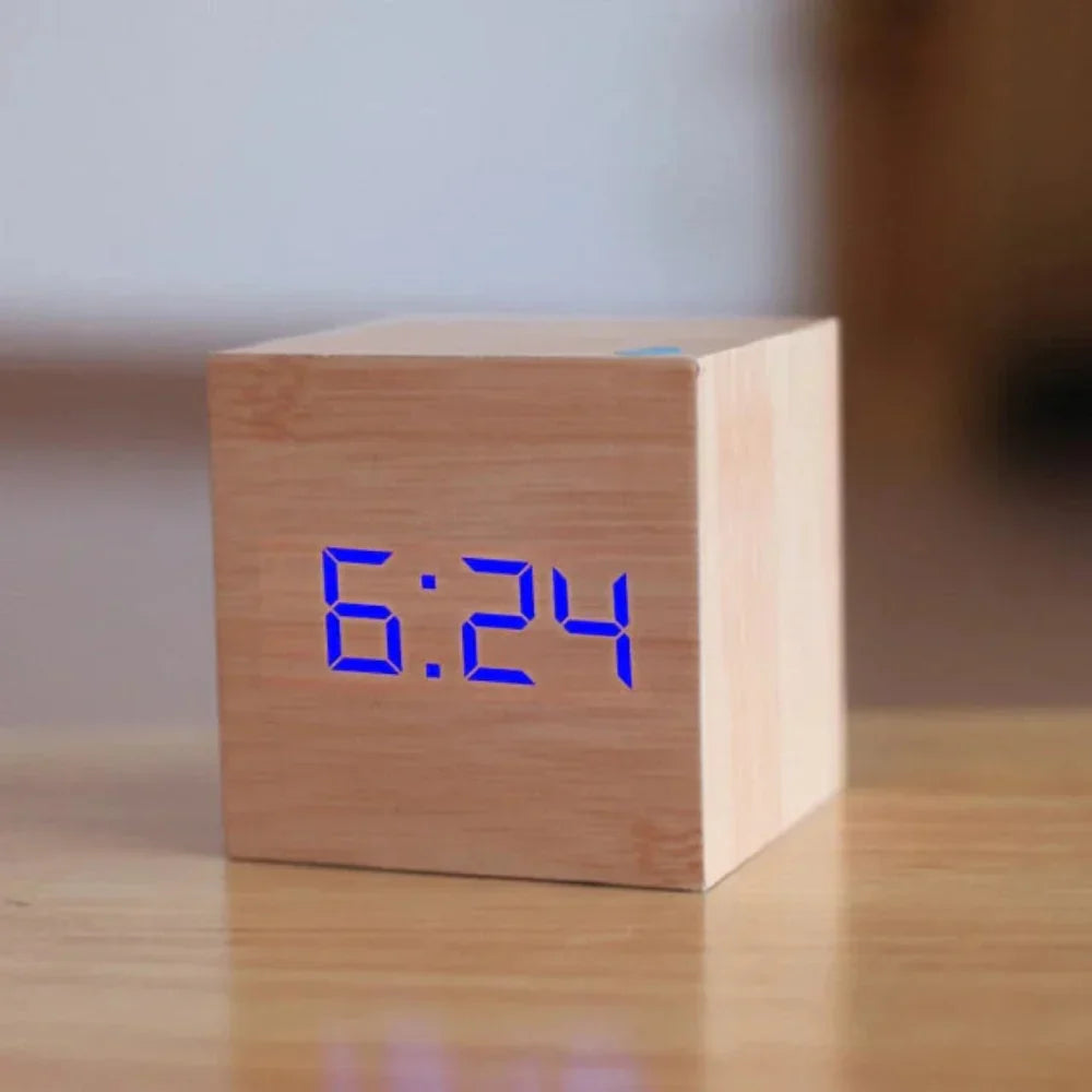 Mini LED-wekker, compacte bureauklok met nachtmodus