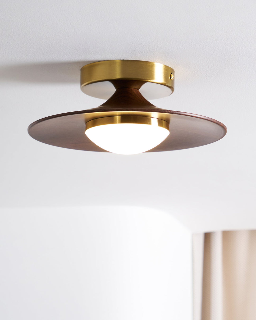 Eigentijdse LED-plafondlamp, compact ontwerp voor opbouwmontage