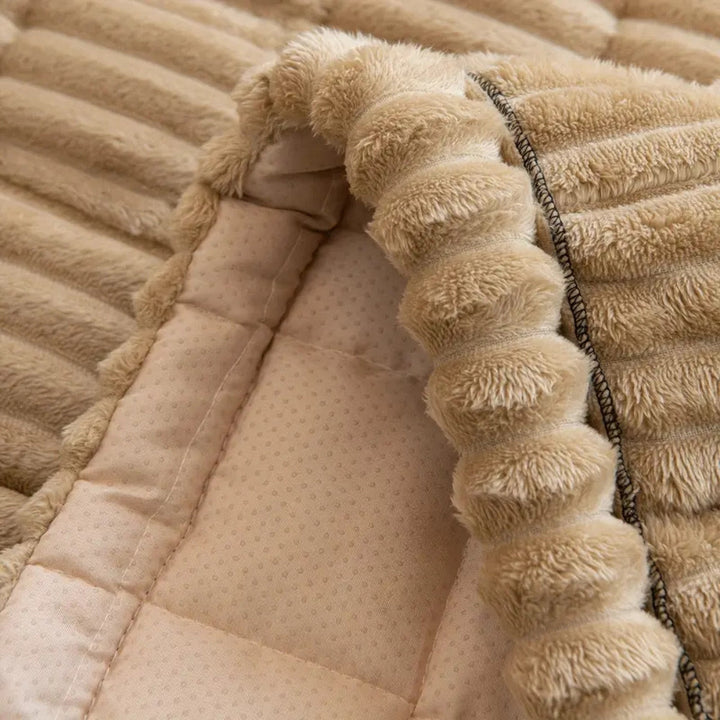 Pluche bankhoes met elegante geplooide randen