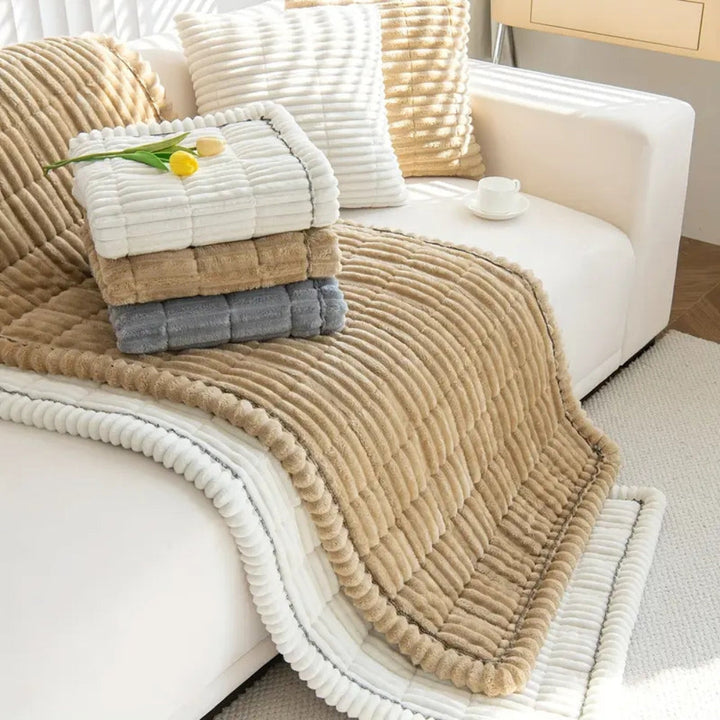 Pluche bankhoes met elegante geplooide randen