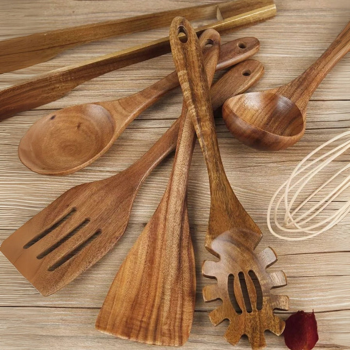 Handgemaakte houten keukengereiset voor dagelijks koken