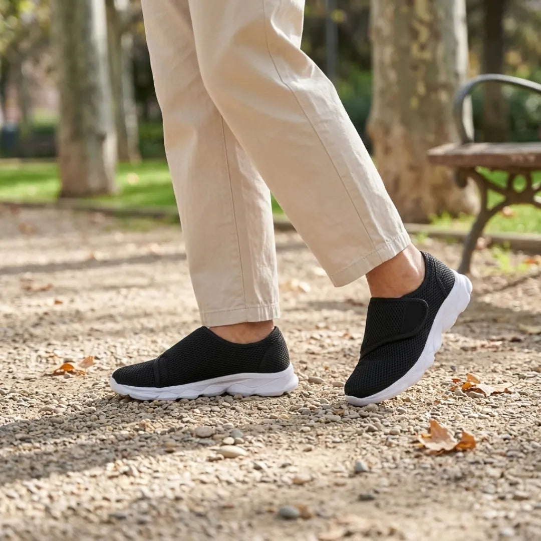 Comfortabele orthopedische wandelschoenen met klittenband voor brede of gezwollen voeten