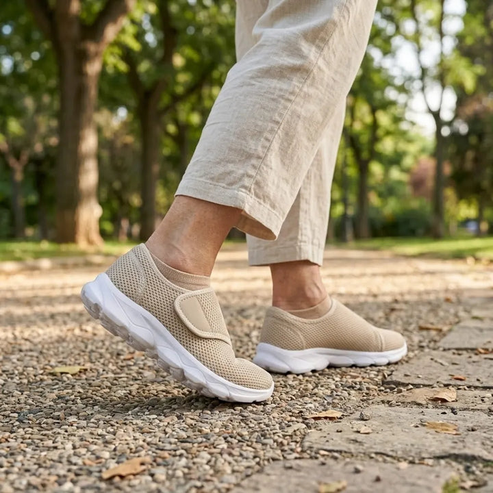 Comfortabele orthopedische wandelschoenen met klittenband voor brede of gezwollen voeten