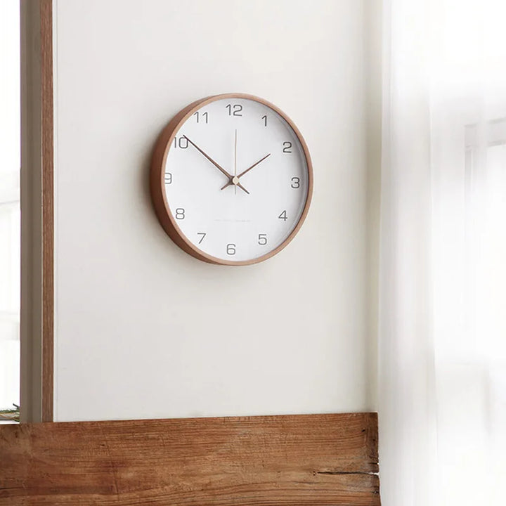 Wandklok in Scandinavische stijl, eenvoudig rond tijdmeter voor thuis