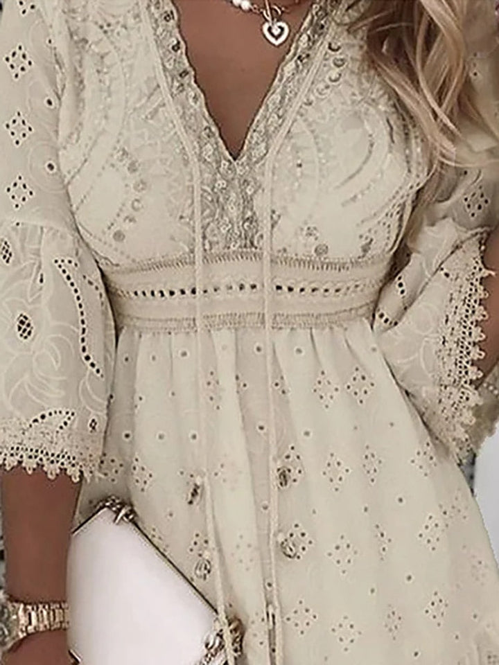 Naiara – Luchtige Boho Zomerjurk met Borduursel en Flare Mouwen
