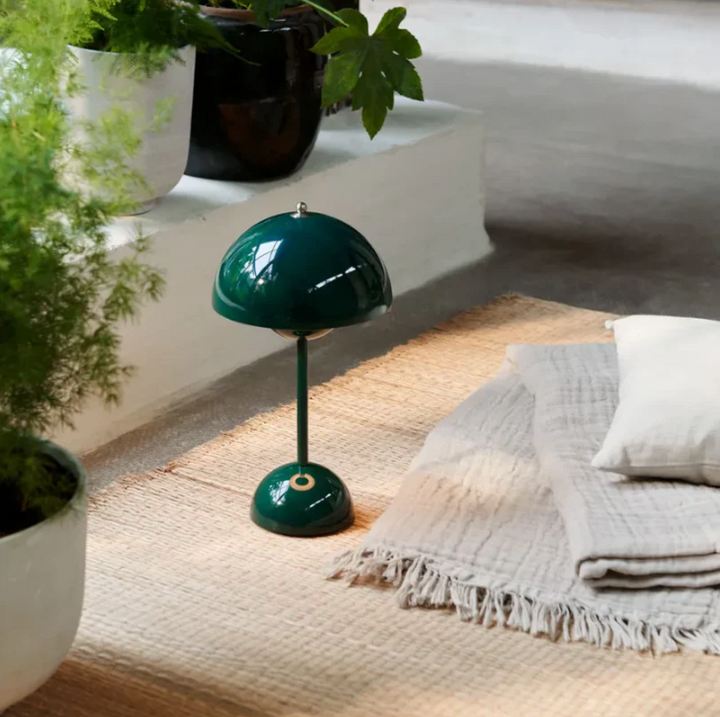 Moderne tafellamp met aanraakbediening, USB-lamp met instelbare helderheid