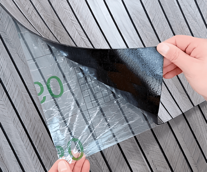 Zelfklevende houten panelen voor stijlvolle wandafwerking