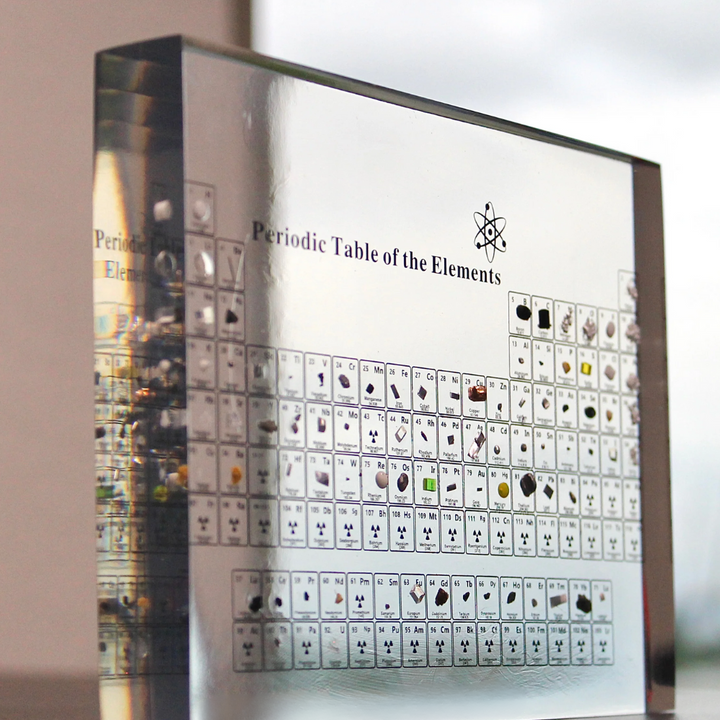 Tafeldisplay met echte elementen – Elementiqo