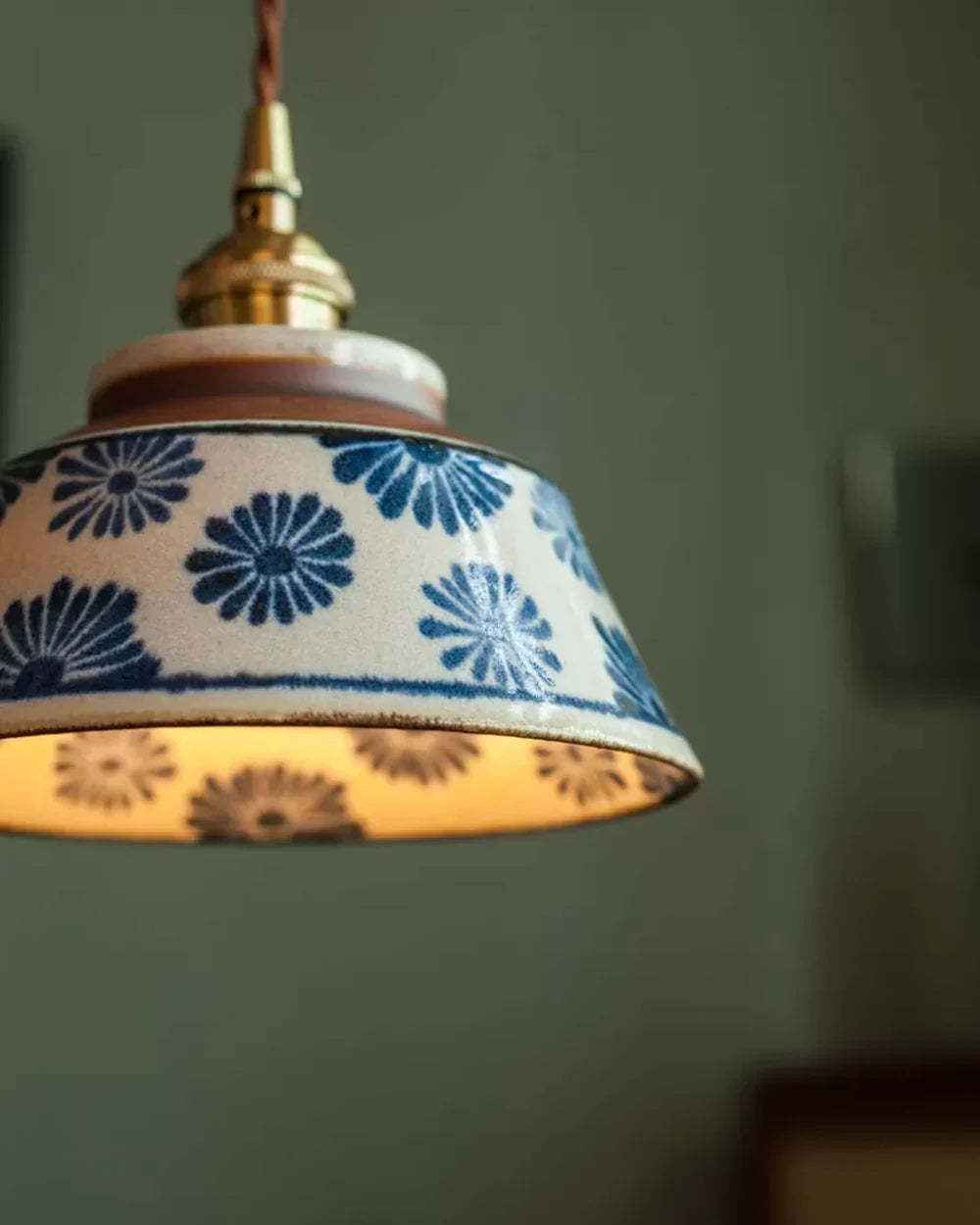 Vintage handbeschilderde keramische hanglamp met stoffen snoer
