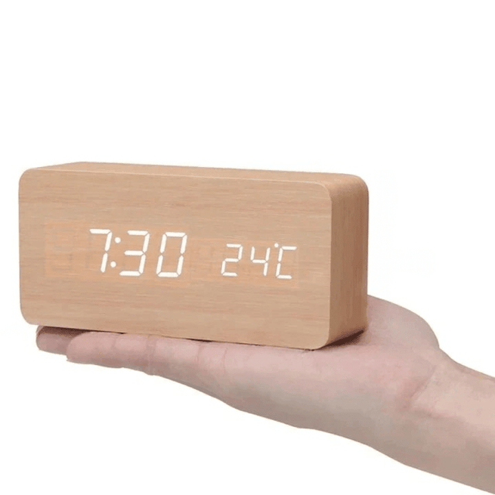 Elegante LED-houten klok met spraakbesturing