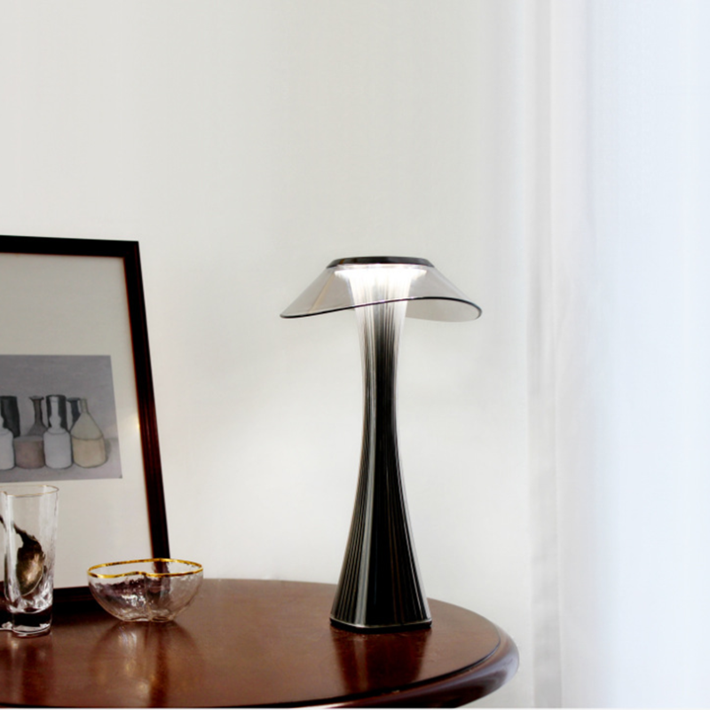 GlowLux - Dimbare LED Tafellamp Met USB-C Oplaadfunctie Voor Luxe Interieur