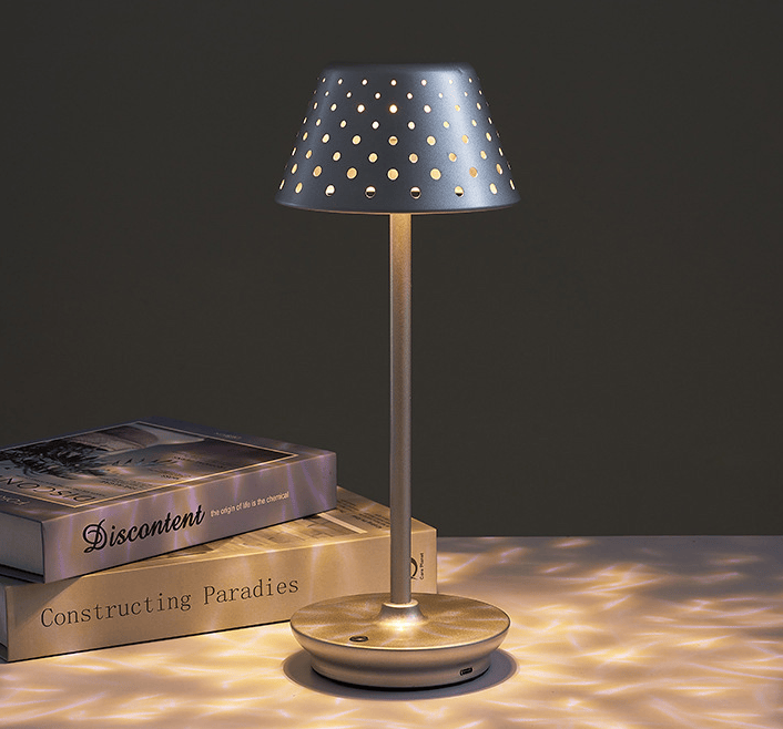 BrightLite - Draadloze LED Tafellamp met Dimmer voor Modern Interieur