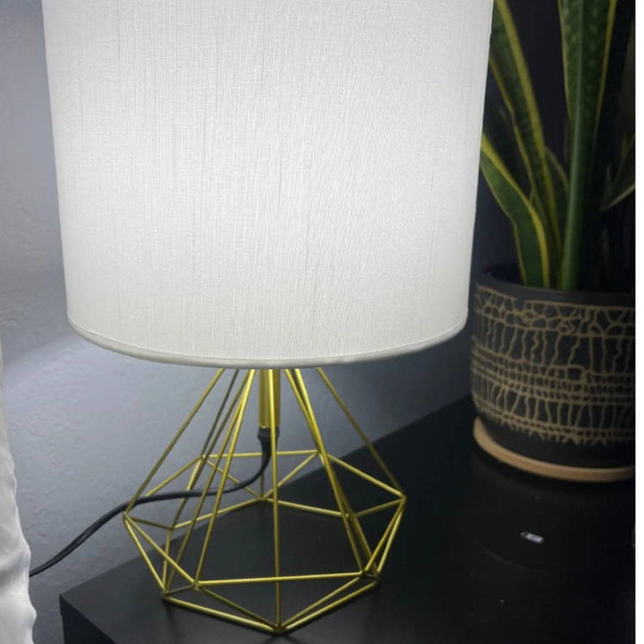 LumiGlow - Geometrische Tafellamp met Warm Ambientelicht