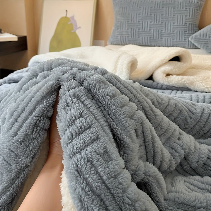 CozyNest - Luxe Pluche Deken Dubbelzijdig Fluweel & Imitatie Lamswol