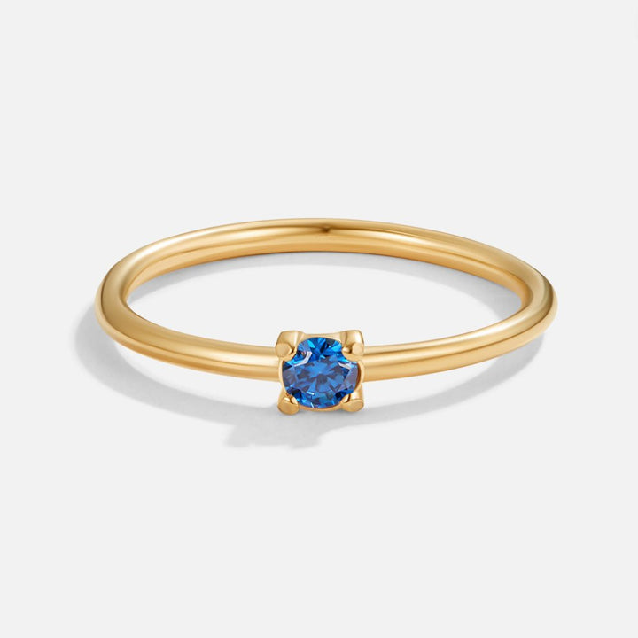 Zachte gouden ring met geboortesteen