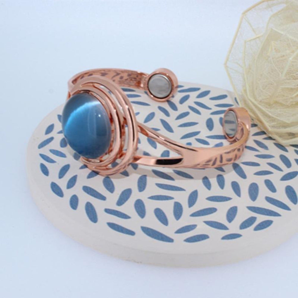 Retro-style Fashion Cat-eye Copper Bracelet