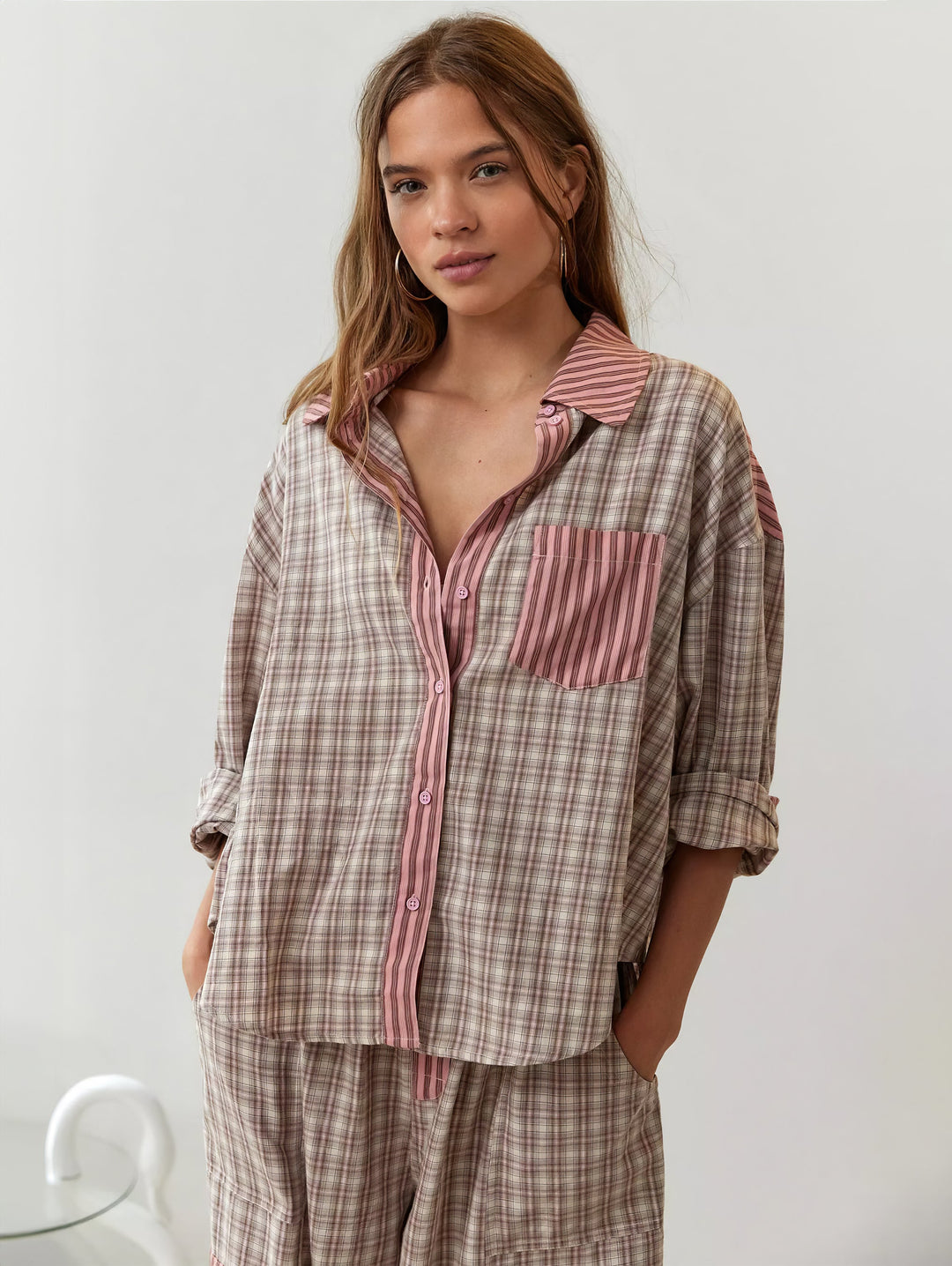 Pyjamaset voor dames met overhemd met knopen en broek met elastische taille