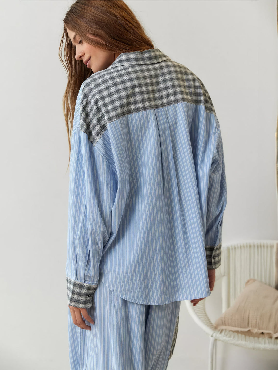 Pyjamaset voor dames met overhemd met knopen en broek met elastische taille