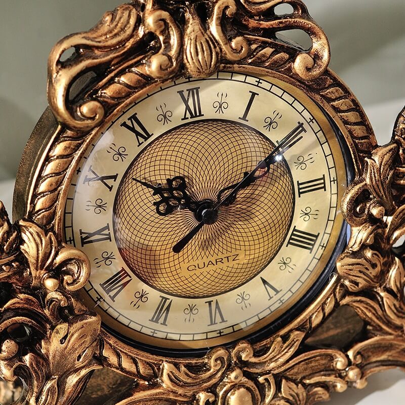 VintageEra - Stille Retro Hars Tafelklok Met Antiek Design