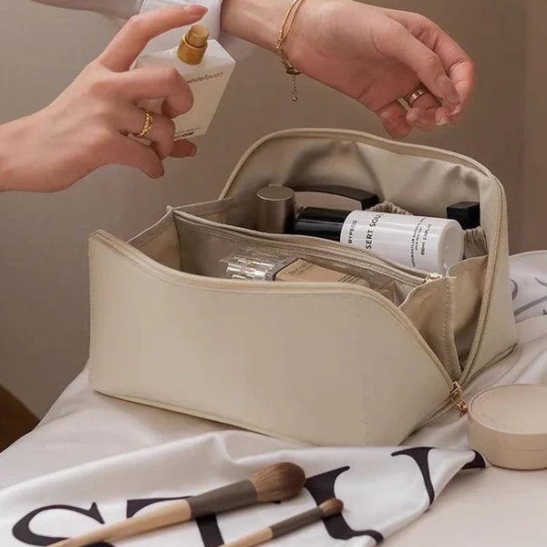 TravelMate Pouch