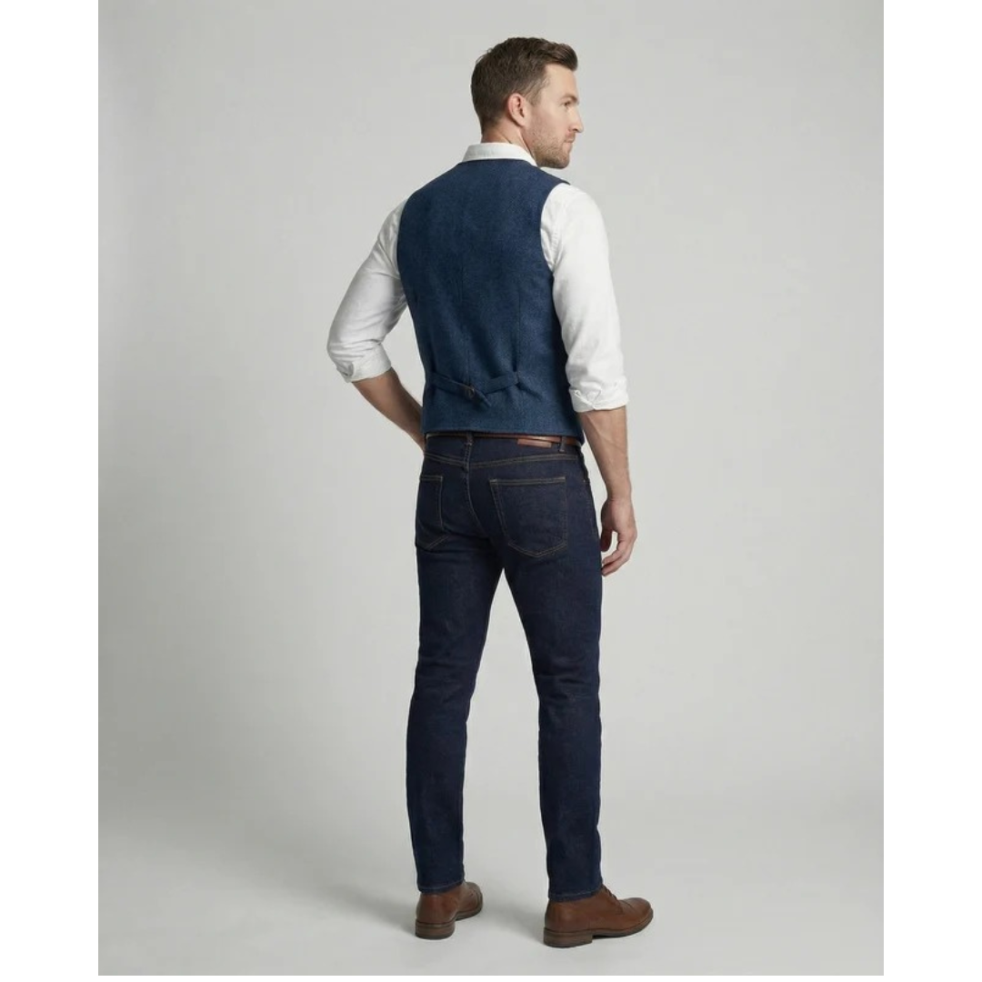 Elegant traditioneel herengilet met knopen