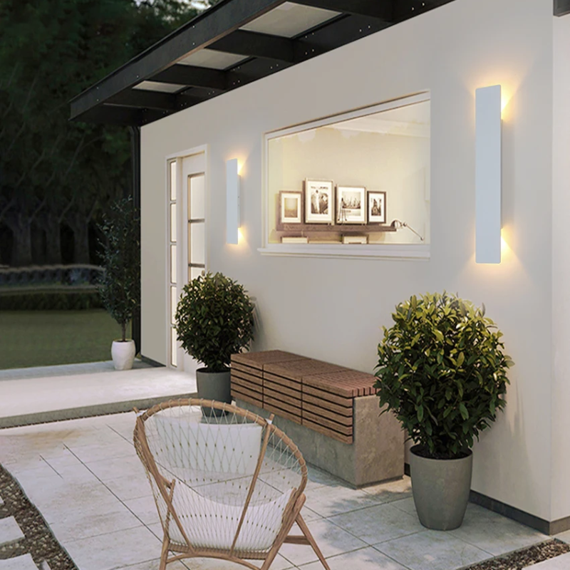 Led-wandlamp voor buiten strakke moderne buitenverlichting met licht omhoog en omlaag