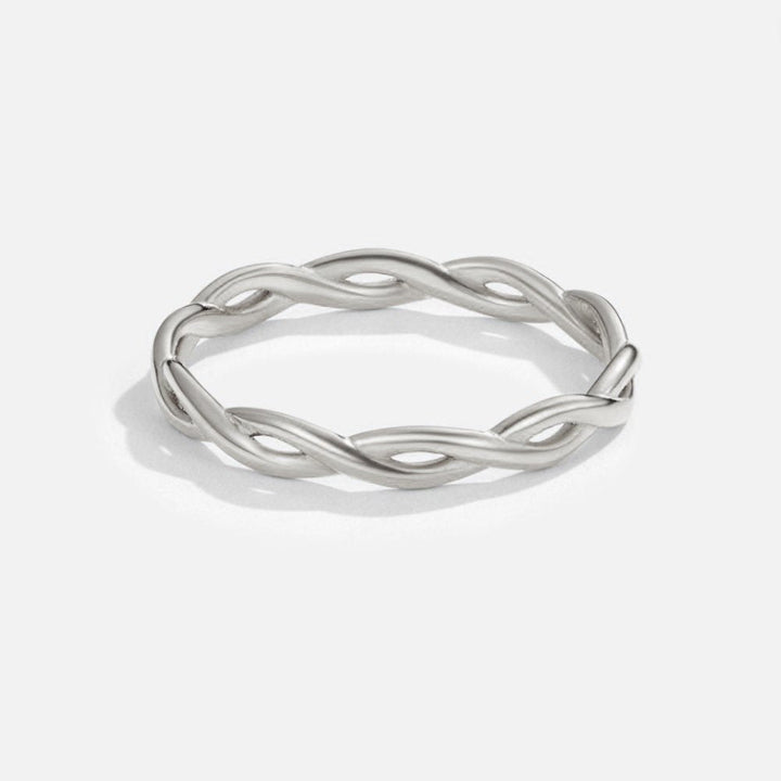 Elegante zilveren draai-ring met subtiele glans