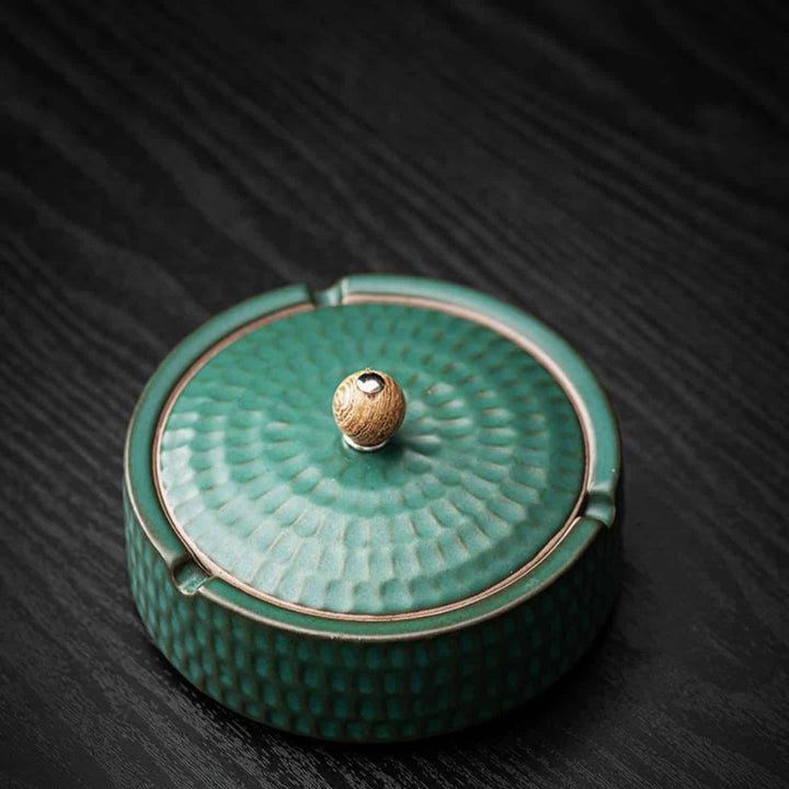 Handgemaakte keramische asbak met houten deksel, 12,5 cm
