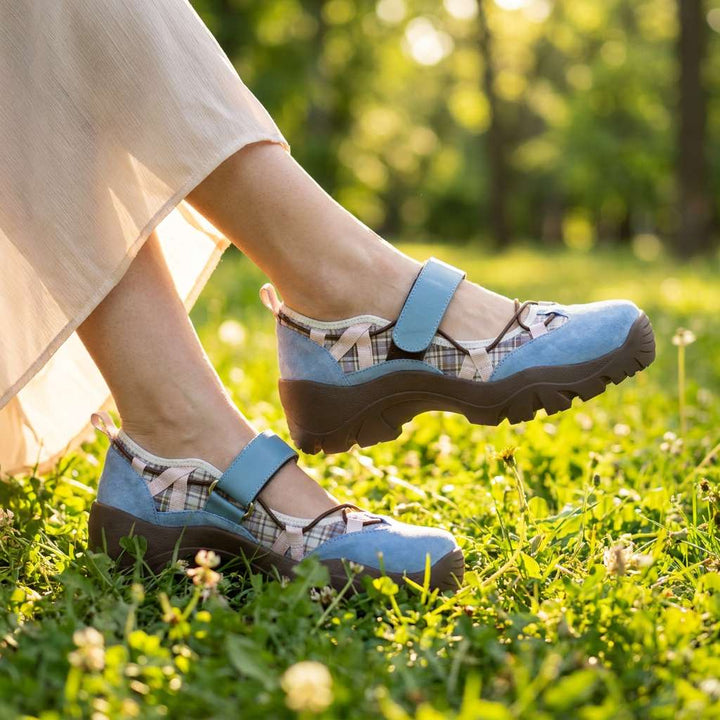 Comfortabele damesslippers met klittenbandbandje | Lichte instapschoenen