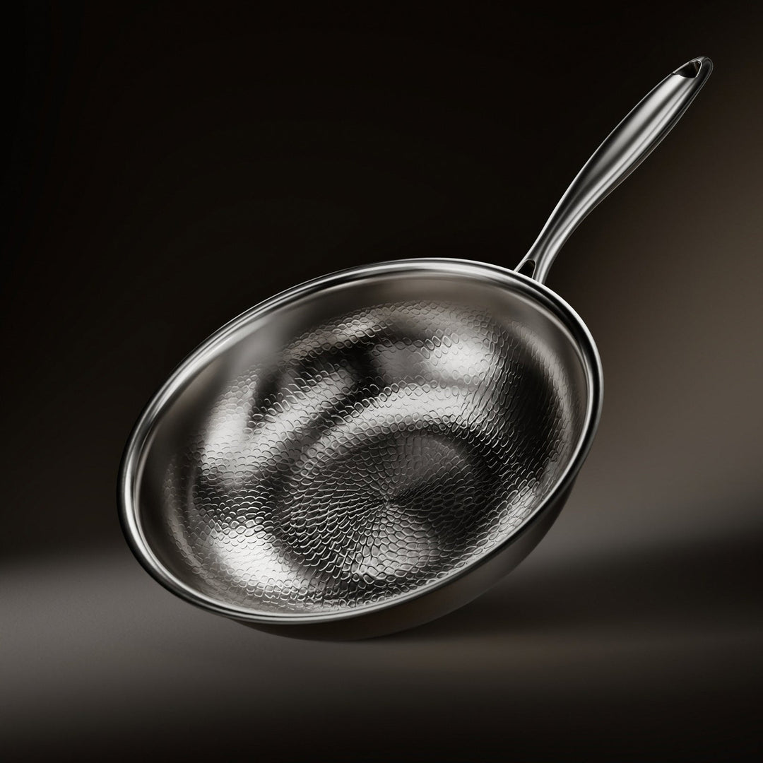 Met de hand gehamerde wokpan van titanium met platte bodem