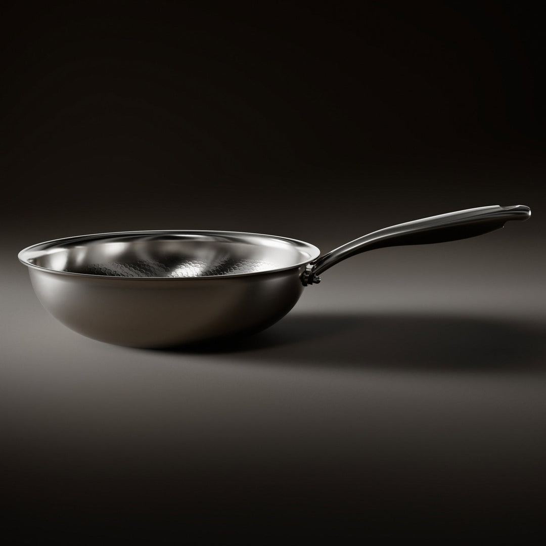 Met de hand gehamerde wokpan van titanium met platte bodem