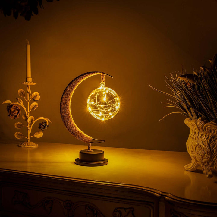 Decoratieve tafellamp met sfeervolle maangloed
