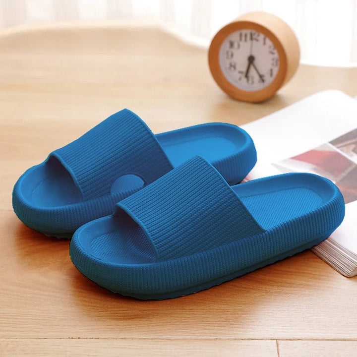 CozyCloud Slippers - Comfort in elke Stap!