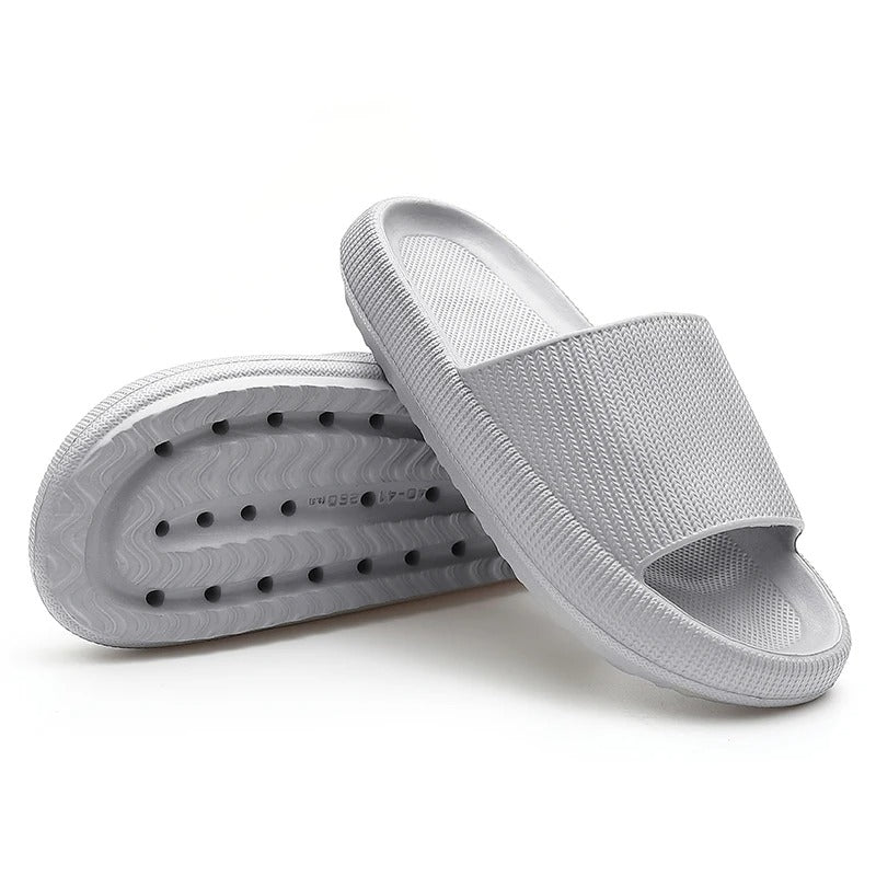 CozyCloud Slippers - Comfort in elke Stap!