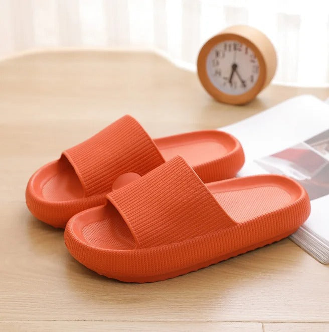 CozyCloud Slippers - Comfort in elke Stap!