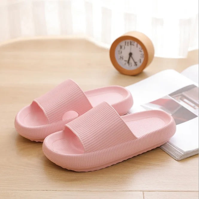 CozyCloud Slippers - Comfort in elke Stap!