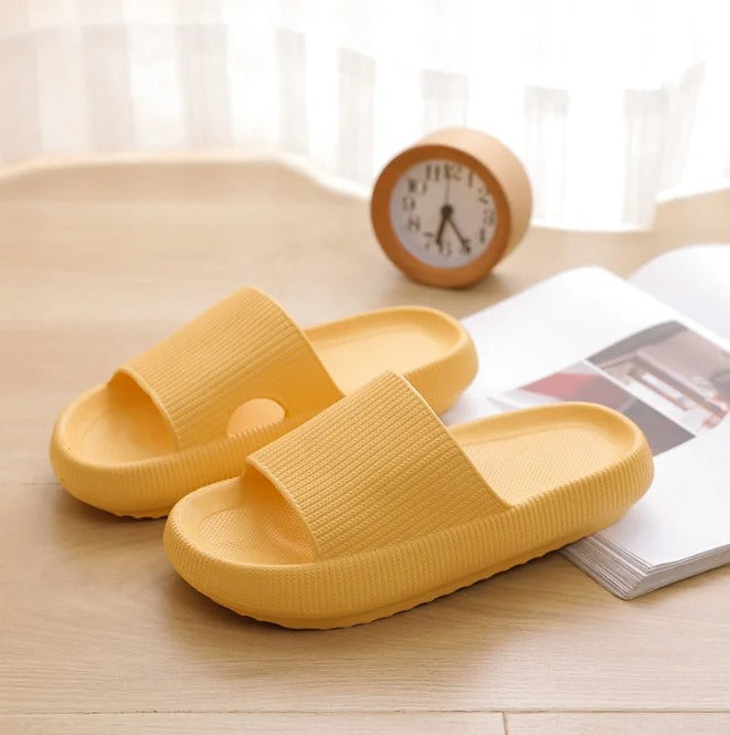 CozyCloud Slippers - Comfort in elke Stap!