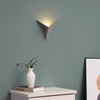 Luxe wandlampen met strak driehoekig ontwerp